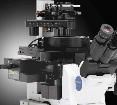 Microscope with Z-Drift Compensation System