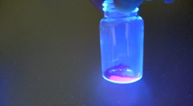 Detecting Temperature Changes with Fluorescent Nanoparticles [Video]