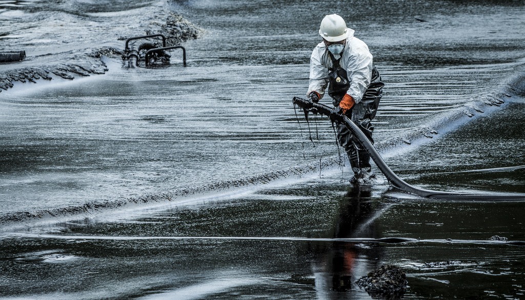 New Plasma Sponge For Oil Spill Cleanups