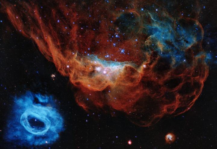 Hubble celebrates its 30th anniversary with a tapestry of blazing starbirth