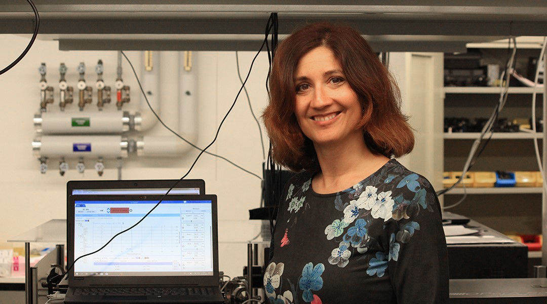 Portrait of Natalie Banerji in the lab