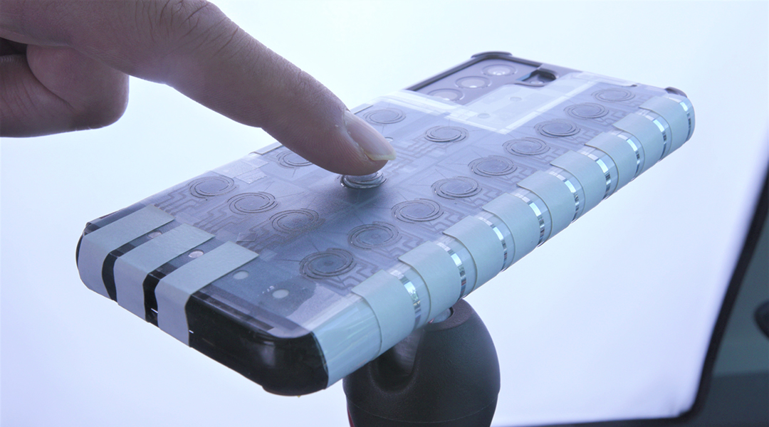 An interactable surface with buttons that appear on demand.