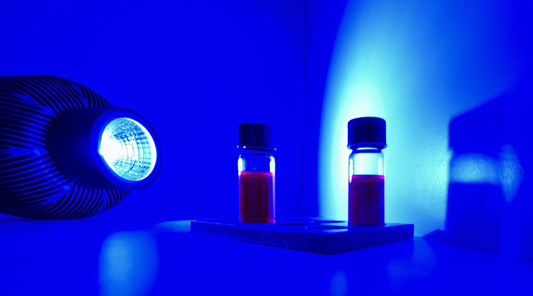 Photocatalytic reaction in which a carbon skeleton is edited.