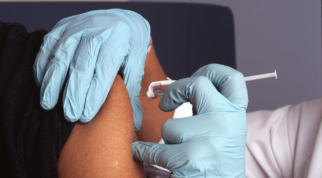 Two-in-one nanomedicine delivers antiviral treatment and immediate vaccine-like protection