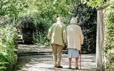 Machine learning identifies anti-aging neuroprotective treatments